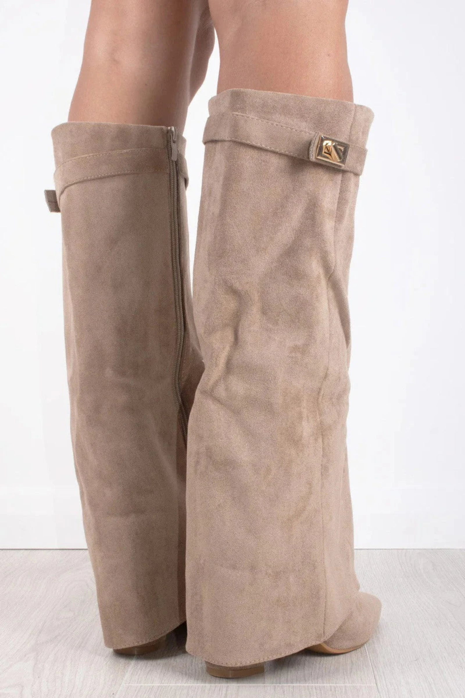 BEVERLY BOOTS